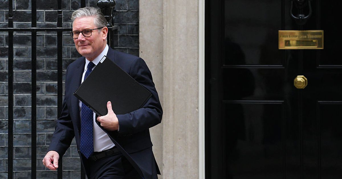 为何英国首相越来越“坐不稳”——一份基于事实核查后的系统分析