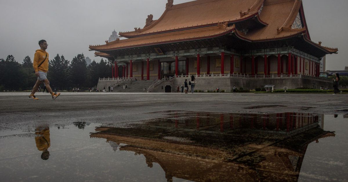 一场巴黎文物展，如何牵动欧洲的对华立场