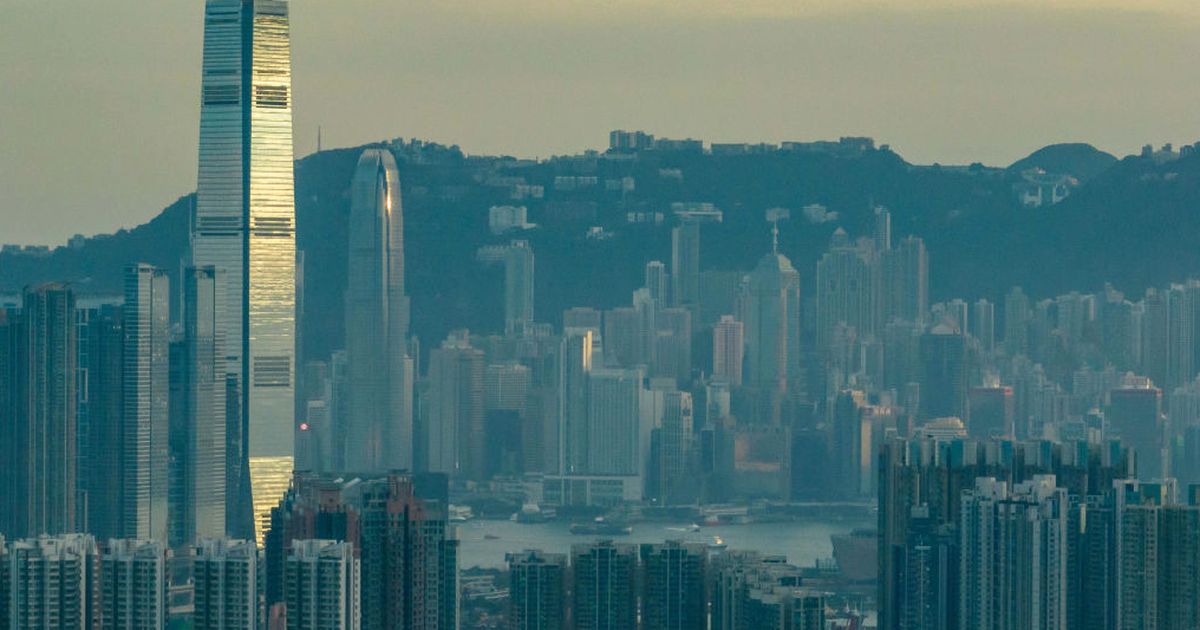 收入停滞下 沪鸽强颜欢笑再次递表