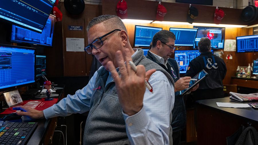 �����ֺ�����һ�ߵ���